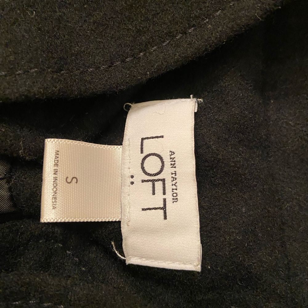 Loft Small Black Ruffled Front Winter Jacket/Coat - Picture 4 of 5